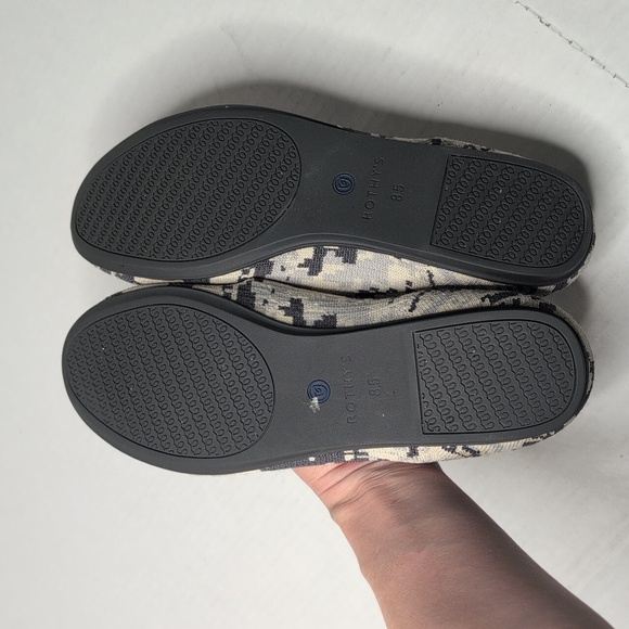 Rothys Retired Ash Grey Camo Round Toe Ballet Flats - Picture 6 of 9